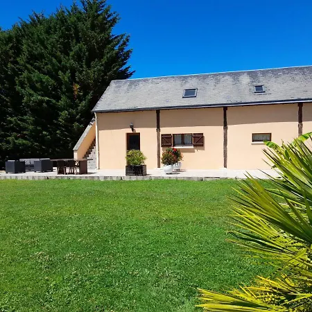 Apartamento Gite A : Piscine Chauffee, Clim, Jardin Et Proche Futuroscope - Fr-1-541-90